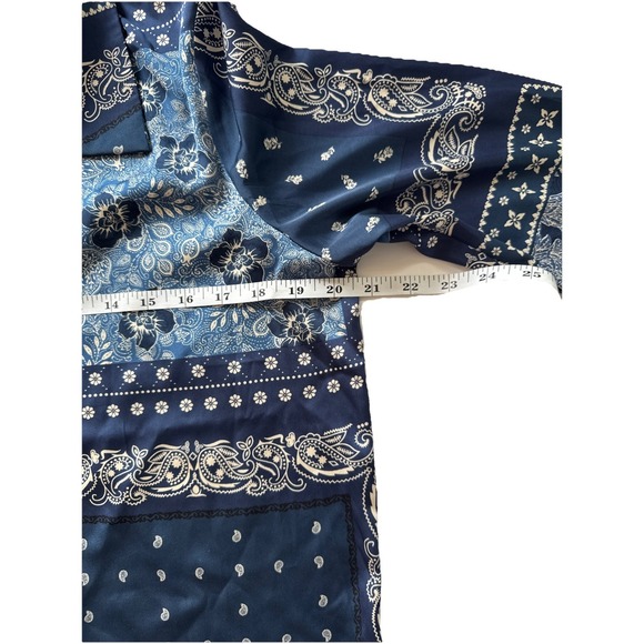 Cupcakes & Cashmere Woman's Blue Long Sleeve Button Up Shirt Small Paisley Print - Picture 5 of 6